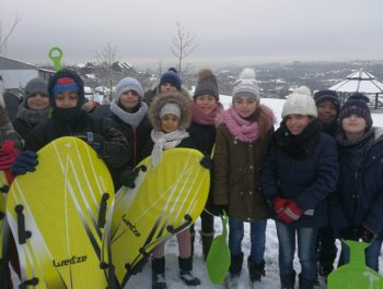 Les joies de la neige dans le Parc des Coteaux près de notre école