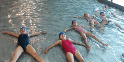 Cours de natation en 3e maternelle