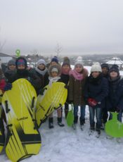 Les joies de la neige dans le Parc des Coteaux près de notre école